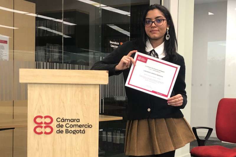 Reconocimiento a la Creatividad Literaria