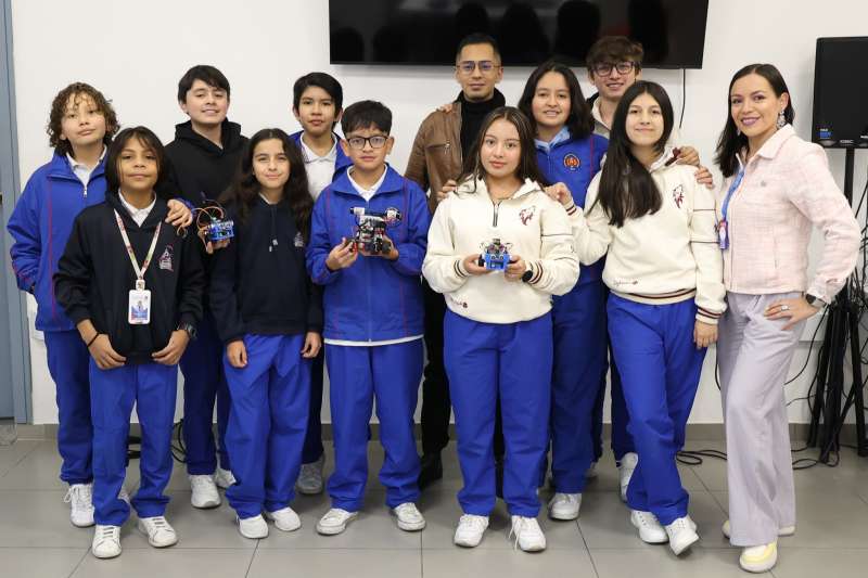 Destacada Participación en Torneo de Robótica