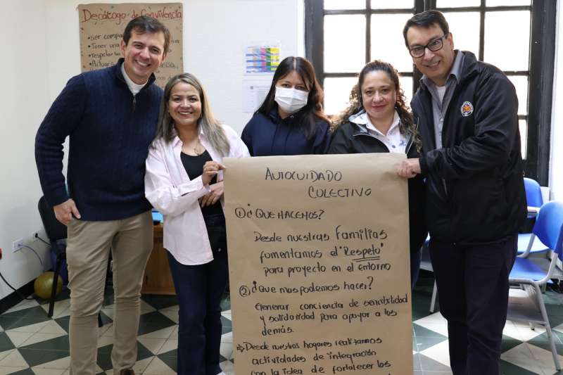 Familias que Educan con Amor y Compromiso